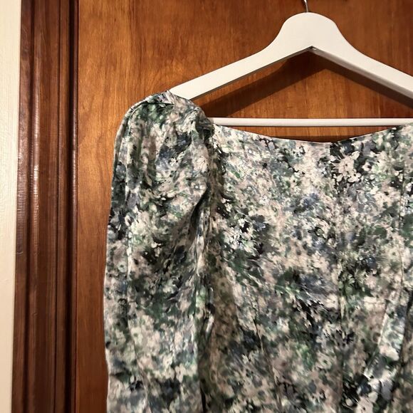 Vince Satin Blouse Painted Green White Floral Square Neck Cropped Women's 8 NWT - Picture 11 of 13